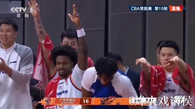 CBA-洛夫顿26+6张镇麟22分 上海40分大胜广东 CBA-洛夫顿26+6张镇麟22分 上海40分大胜广东