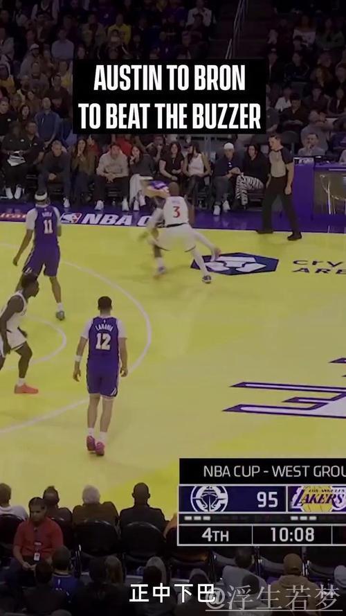 詹姆斯接八村塁妙传命中空心三分 詹姆斯接八村塁妙传命中空心三分